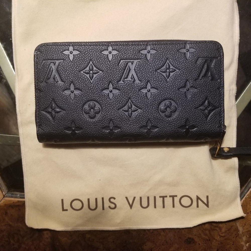 NEW Louis Vuitton Zippy Wallet